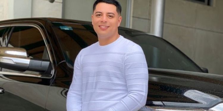 Eduin Caz, vocalista de Grupo Firme, sufre supuesto accidente automovilístico