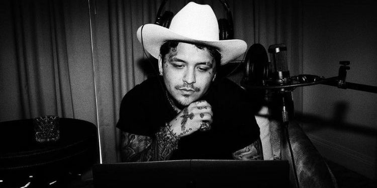 Cristian Nodal presenta posible portada de “Forajido”