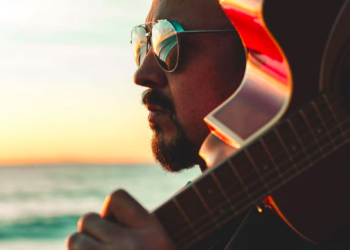 Pepe Aguilar estrenó su nuevo sencillo titulado «QUE DIGAN LO QUE DIGAN»