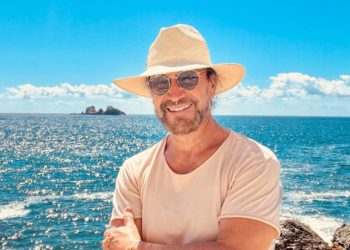 Marco Antonio Solis crea su marca de Tequila  llamada Tesoro Azul