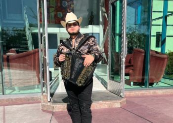 El cantautor Miguel González y su nuevo sencillo «EL FLACO»