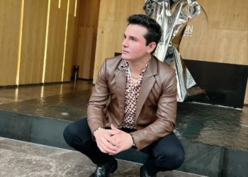 El cantautor Horacio Palencia estrenó su nuevo sencillo “POR EJEMPLO”