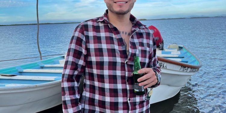 Lenin Ramirez estrena «SE ACABO»