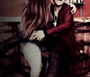 Christian Nodal Informa de la situación de su mamá Cristy Nodal