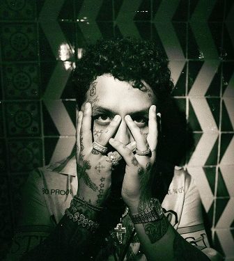 Christian Nodal da un adelanto de su nuevo tema «Aguardiente»