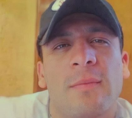 Venden la camioneta del Gallo de Oro en juguete