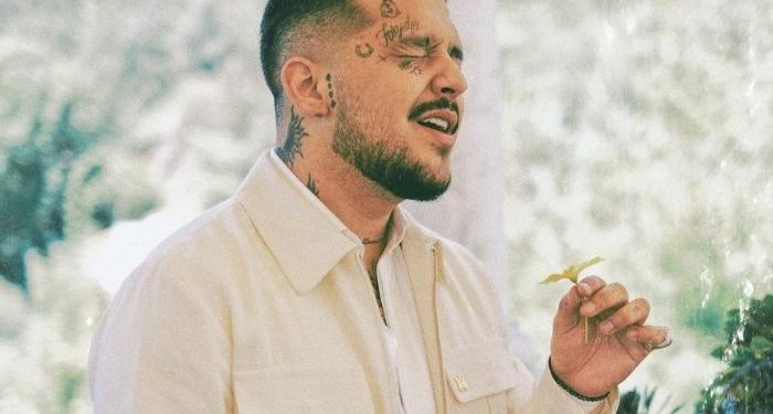 Christian Nodal anuncia el primer artista que producirá su disquera