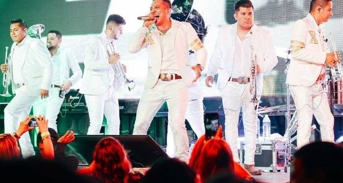 Edwin Luna y La Trakalosa De Monterrey estrenan versión de «HASTA QUE SALGA EL SOL»