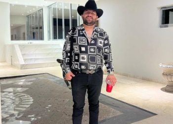 Victor Cibrian x Fuerza Regida x Luis R Conriquez x La Decima Banda estrenan «EN EL RADIO UN COCHINERO REMIX»