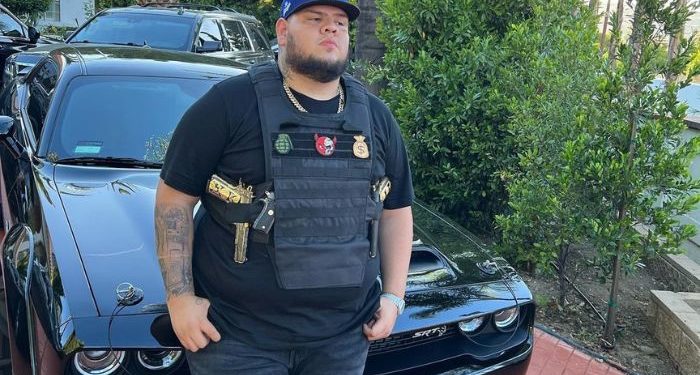 Victor Cibrian y Bajo Perfil Estrenaron «PRESUMO LO QUE TENGO»