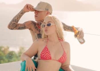 Maya Nazor público foto con Santa Fe Klan y su bebé