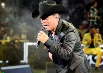 Alfredo Olivas estrena «VAIVÉN»