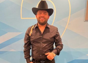 Luis R Conriquez y Peso Pluma anunciaron nuevas colaboraciones.