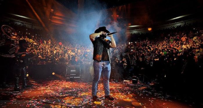 Carin León estrenó «Si es cierto que te vas»