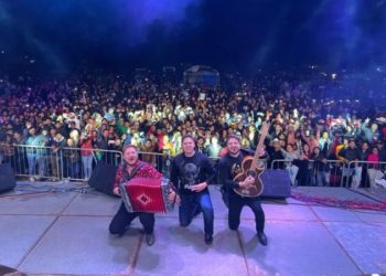 La versión de “Ojos marrones” de Los Rojos es todo un éxito.