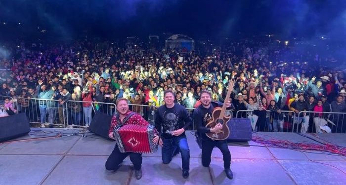 La versión de “Ojos marrones” de Los Rojos es todo un éxito.