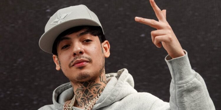 El «Corrido Tumbado» bajo fuego: Gobernadores prohíben su difusión mientras la presidenta Claudia Sheinbaum defiende la libertad de expresión