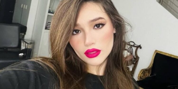 Frida Sofía Guzmán, la nieta de «El Chapo», busca abrirse camino en la música regional mexicana