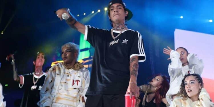 Natanael Cano protagoniza incidente en el cierre del Baja Beach Fest