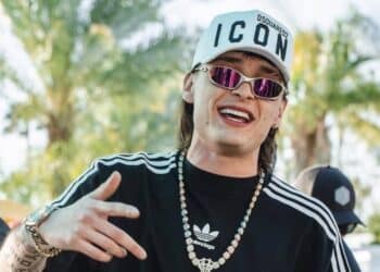 Peso Pluma desata polémica al proclamarse «El rey de los corridos»