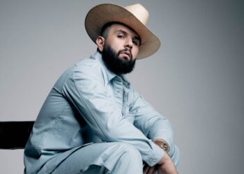 Carín León entra a la lista de los artistas más influyentes de Latinoamérica según Forbes