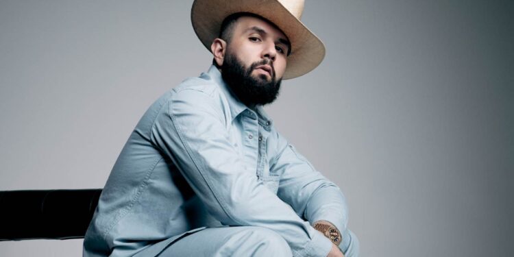 Carín León entra a la lista de los artistas más influyentes de Latinoamérica según Forbes