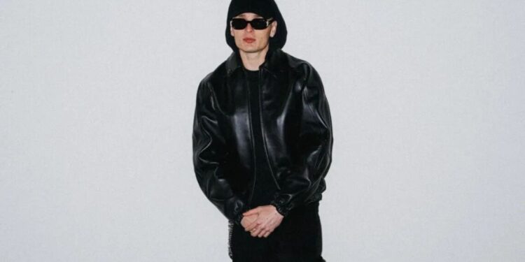 Peso Pluma hace historia al recibir el primer Billboard Vanguard Award en los Latin Music Awards 2025