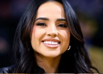 Becky G descarta rivalidad con Karol G: “No existe competencia”