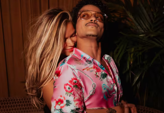 Bruno Mars “pelea” por Karol G tras verla bailar con Drake durante concierto